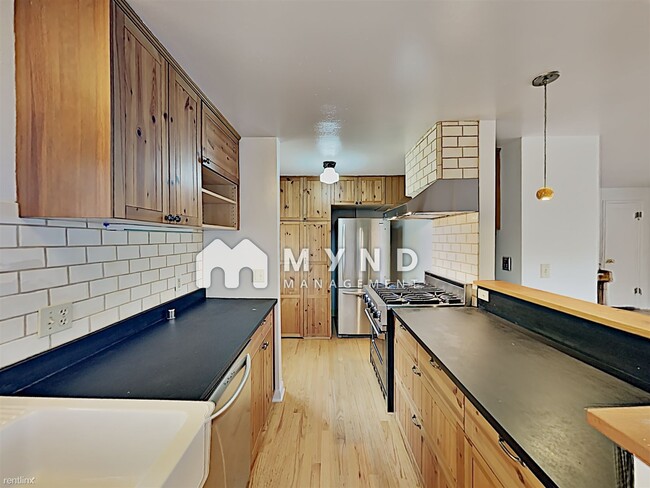 Building Photo - 2 br, 1 bath House - 8627 32nd Ave SW