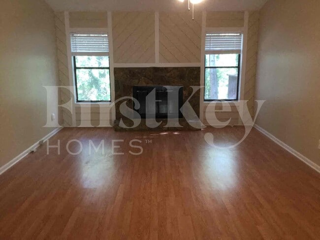 Foto del edificio - 4005 Rock Mill Pkwy