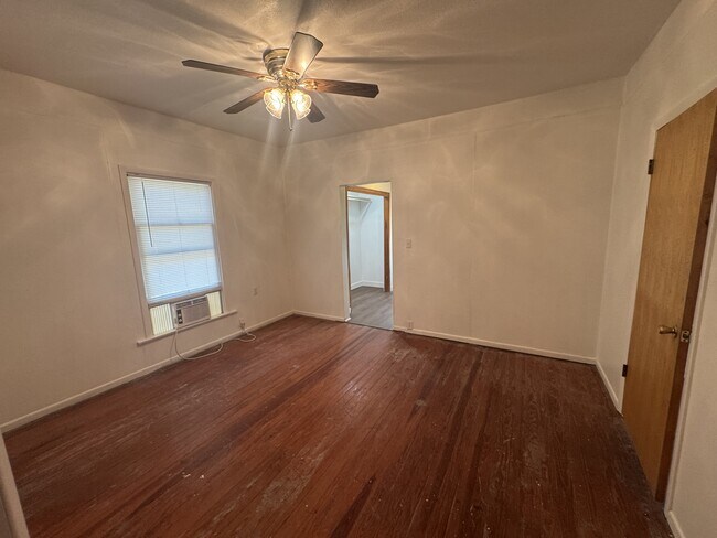 Building Photo - 307 N Witte St