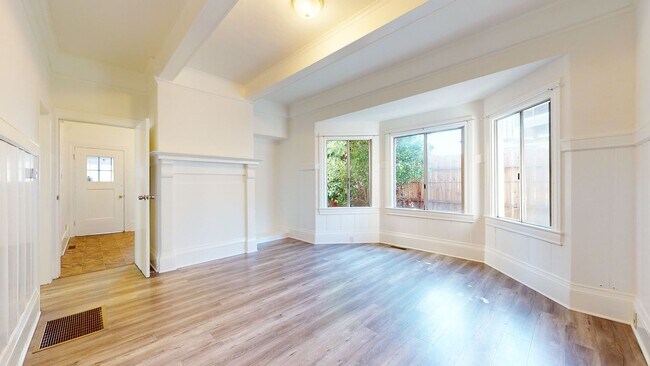 Building Photo - 1446 1st Ave