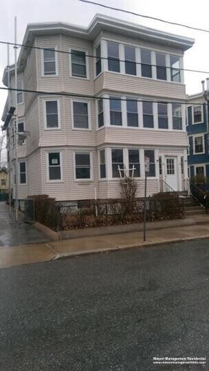 Primary Photo - 31 Clay St