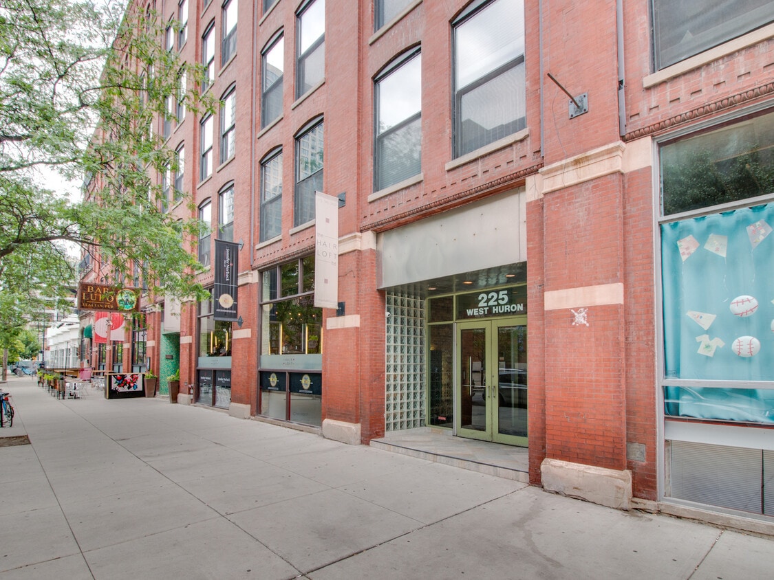 Foto principal - 225 W Huron St