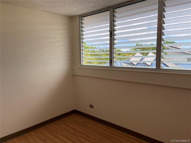 Foto del edificio - 48 Maluniu Ave