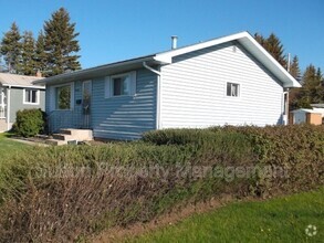 Building Photo - 9502-9105 105 Ave