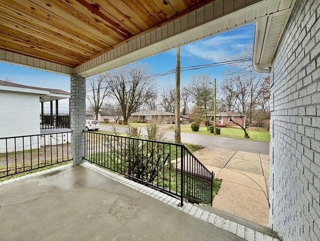 Building Photo - 1814 Glade St