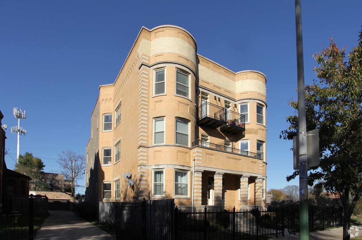 Foto principal - 510-512 E Oakwood Blvd