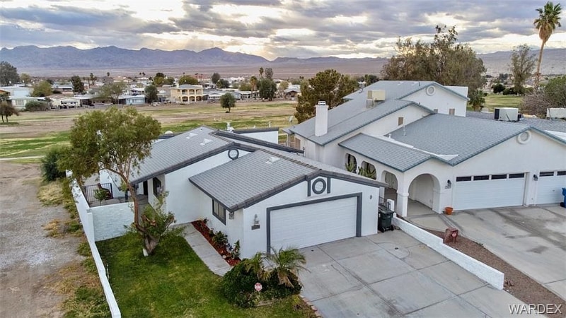 Primary Photo - 2525 Country Club Dr