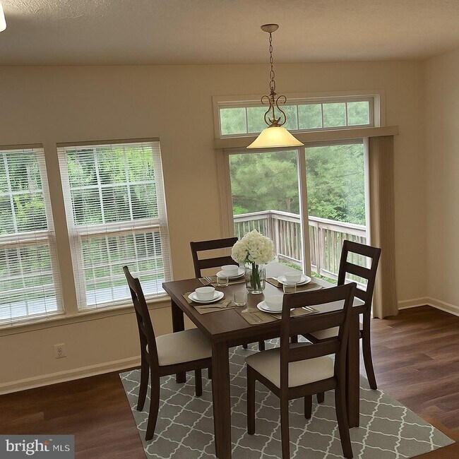 Foto del edificio - 7216 Mockingbird Cir