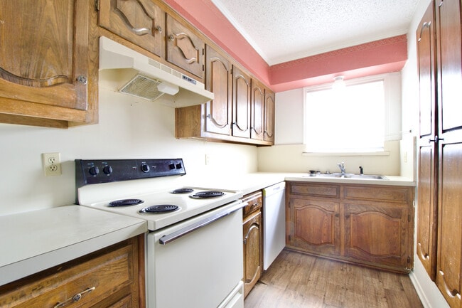 Building Photo - 806 N 62nd St