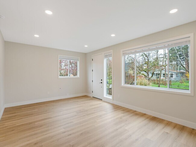 Foto del edificio - 3bed/2.5 Bath Duplex Unit New Construction in Woodstock Neighborhood