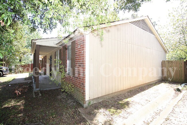 Foto del edificio - 5677 Fenway Dr