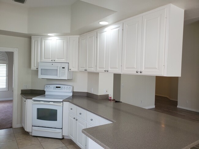 Building Photo - 11300 SW Northland Dr