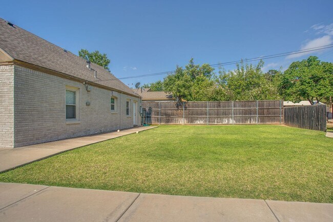 Foto del edificio - 2520 20th St