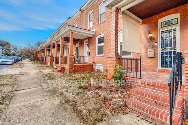 Building Photo - 3028 Kenyon Ave