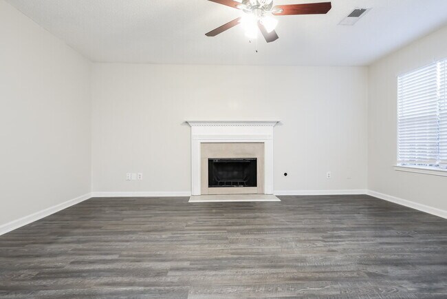 Building Photo - 2723 River Summit Ln