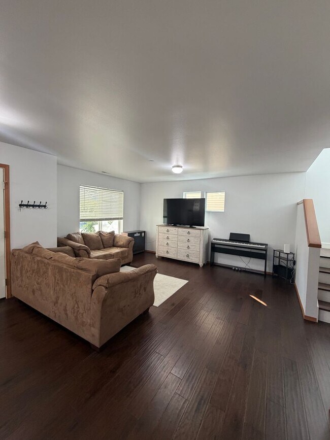 Foto del edificio - 1479 Burnside Pl