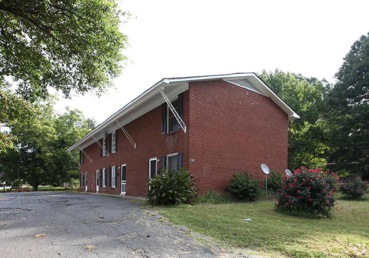 Building Photo - 1132 Montcalm St