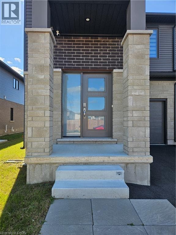 Building Photo - 82 Acacia Rd