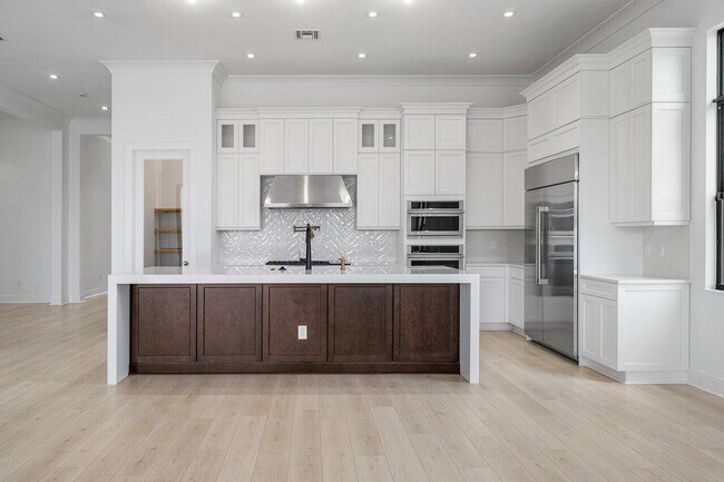 Building Photo - 13393 Artisan Cir