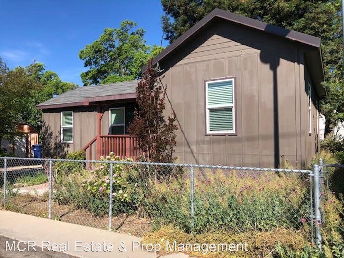 Primary Photo - 2 br, 1.5 bath House - 14120 Grove Street