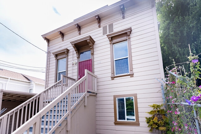 Building Photo - 1510 Center St