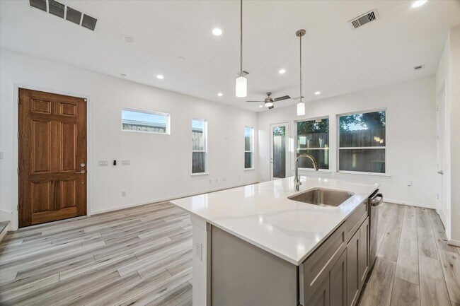 Planta abierta - 1524 Ojeman Rd