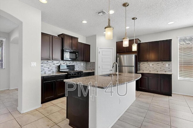 Building Photo - 7110 Overview Rd NE