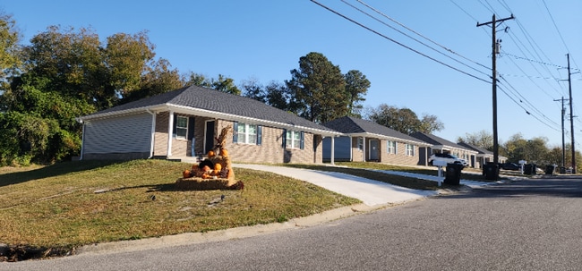 Building Photo - 303 Wayne Ave