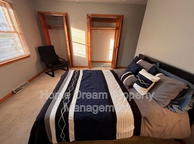 Foto del edificio - 1401 Bragg Rd