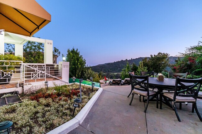 Foto del edificio - 2089 Sunrise Hill Dr