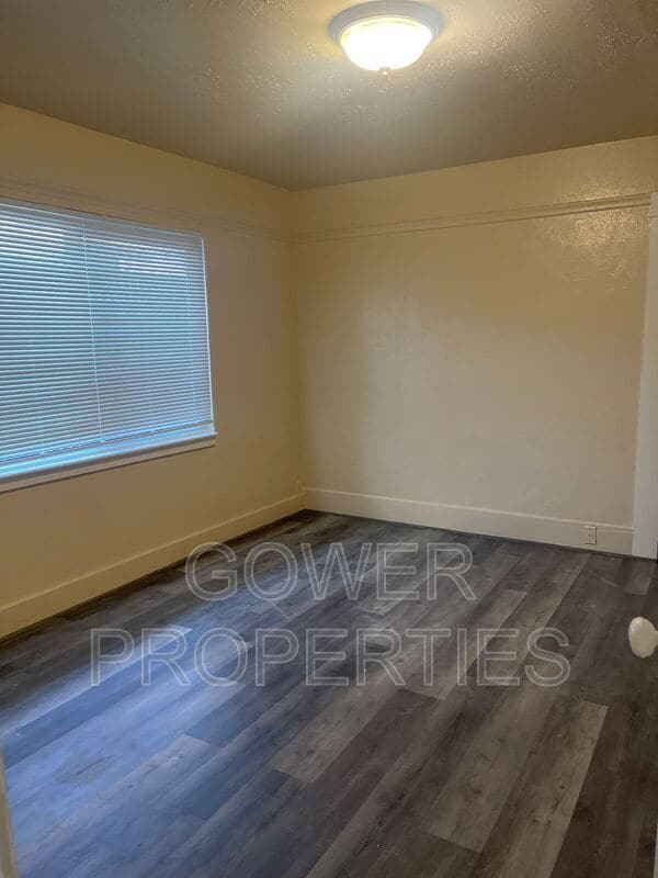 Building Photo - 522 Madera Ave