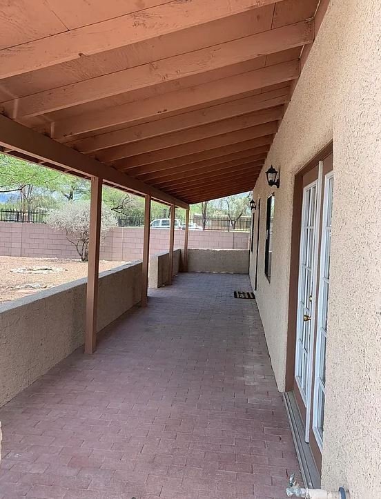 Photo - 1474 E Hedrick Dr House