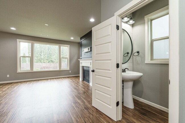Foto del edificio - Stunning Salmon Creek Gem for Rent! - 3 Be...