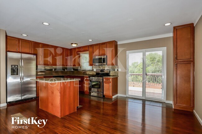 Foto del edificio - 6161 Limbwood Ct