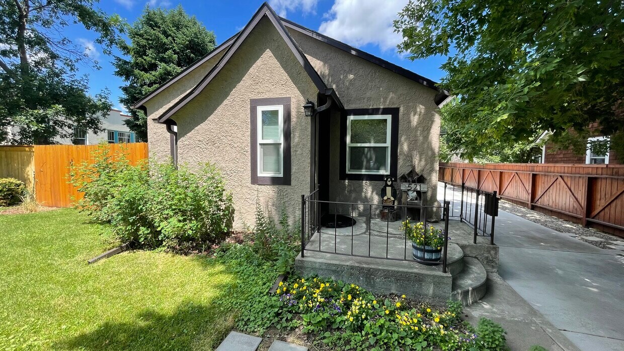 Foto principal - 521 Parkhill Dr