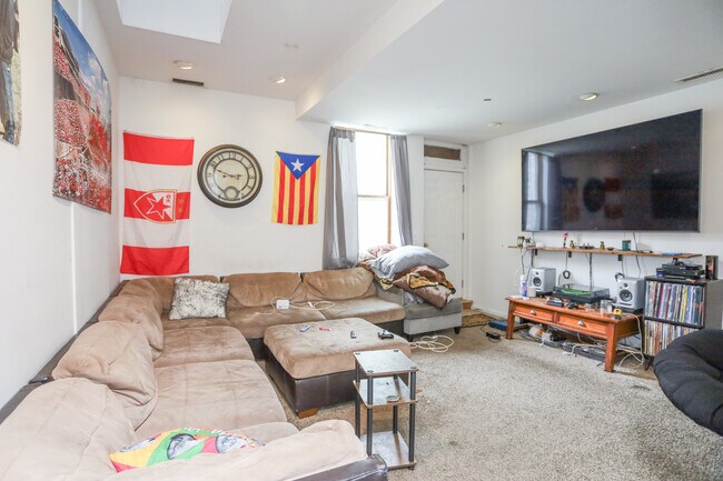 Building Photo - 1124 W Eddy St