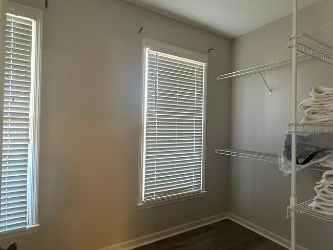 Foto del edificio - 481 Glenogle Ln