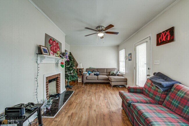 Foto del edificio - 1397 McClelland Ave