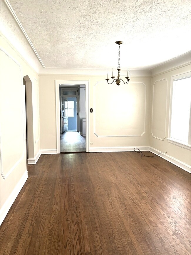 Building Photo - 5931 N Campbell Ave