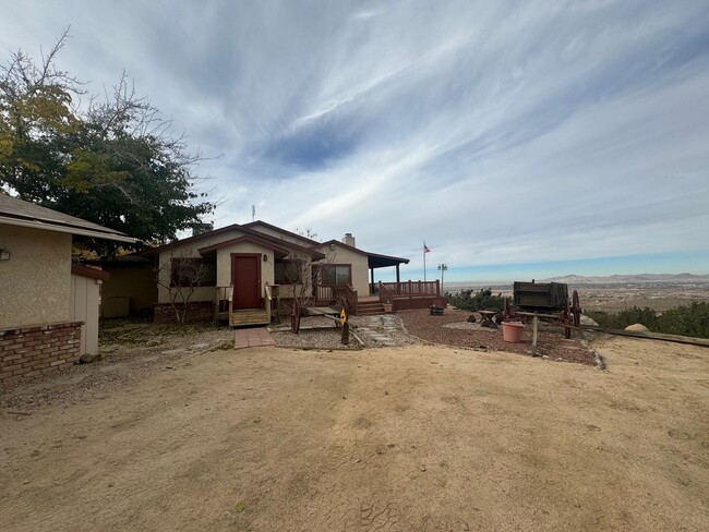 Building Photo - spacious 2 bedroom 2 bath home with office...