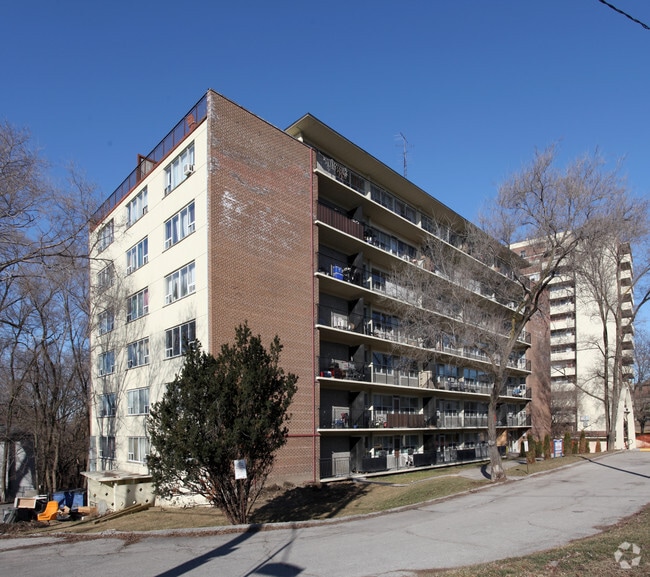 Building Photo - 2460 Keele St