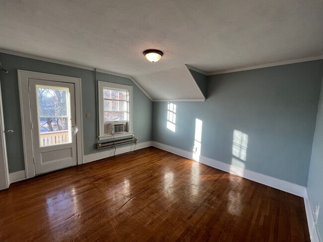 Building Photo - 1340 Plum St