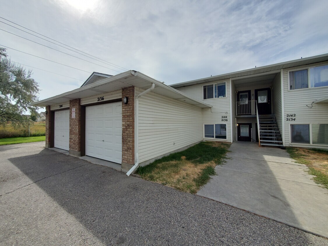 Primary Photo - 2136 Meppen Dr