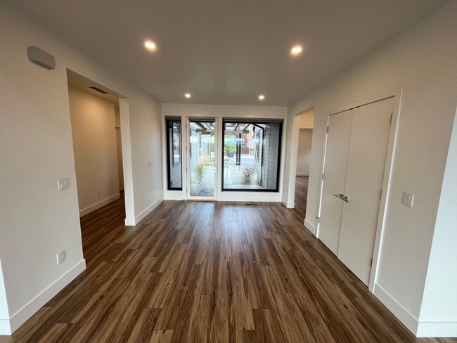 Building Photo - Gorgeous Tetherow 4 Bedroom + Office