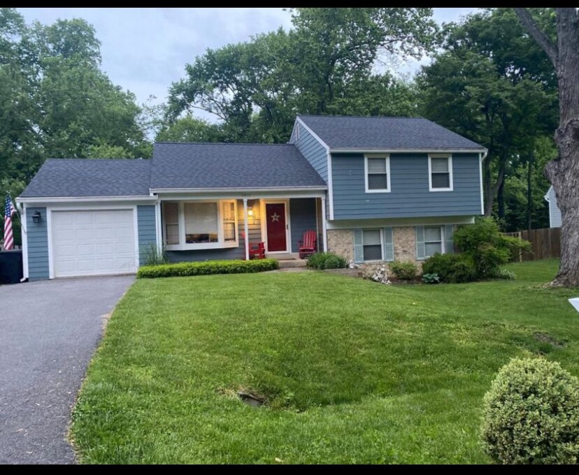 Primary Photo - 3811 Gelding Ln