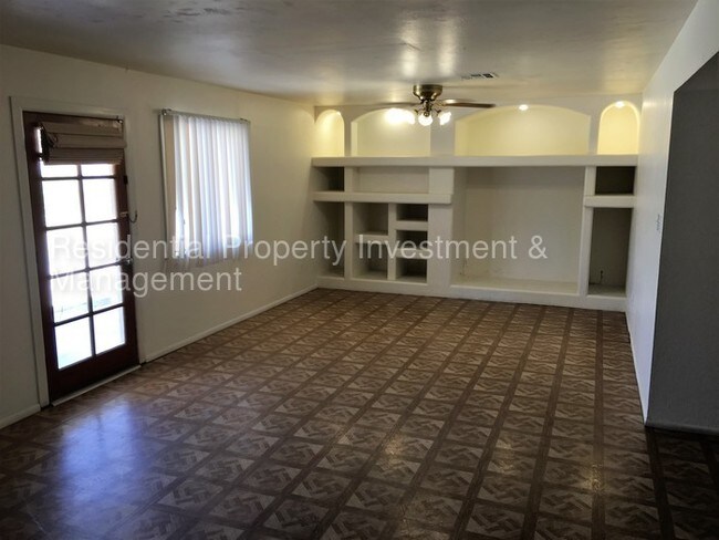 Building Photo - 5968 W Pasadena Ave