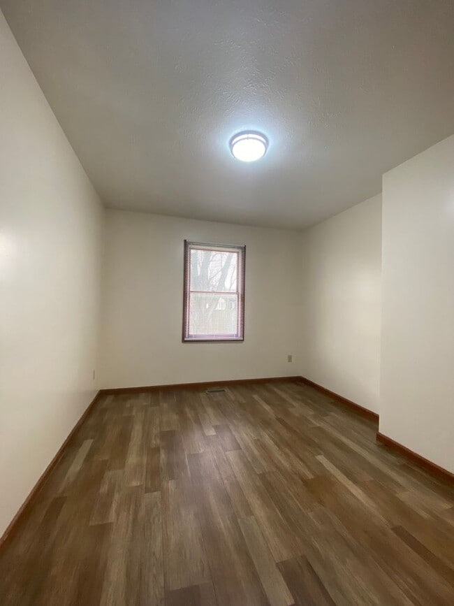 Building Photo - 1007 Zollinger Rd