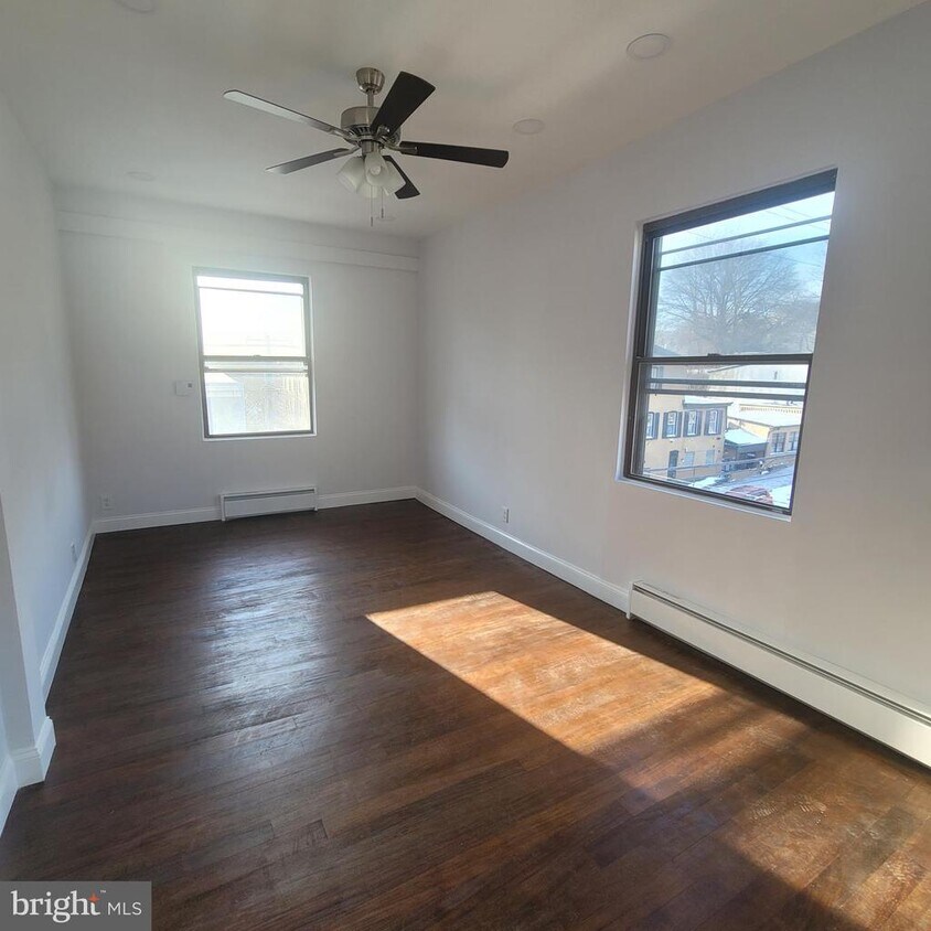Foto principal - 401 Shurs Ln
