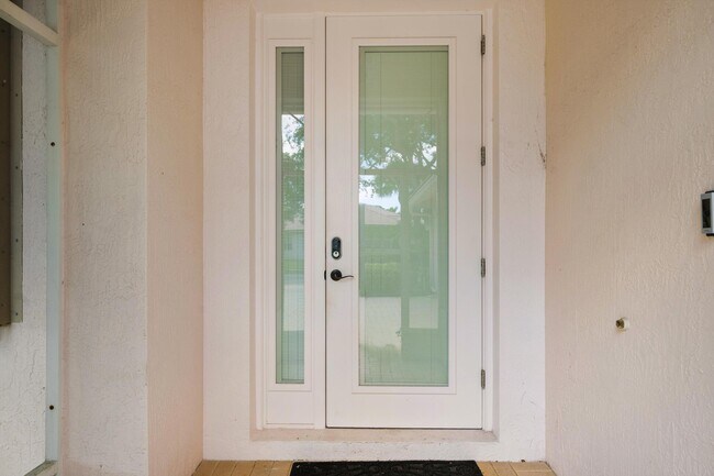 Foto del edificio - 9150 Bay Harbour Cir