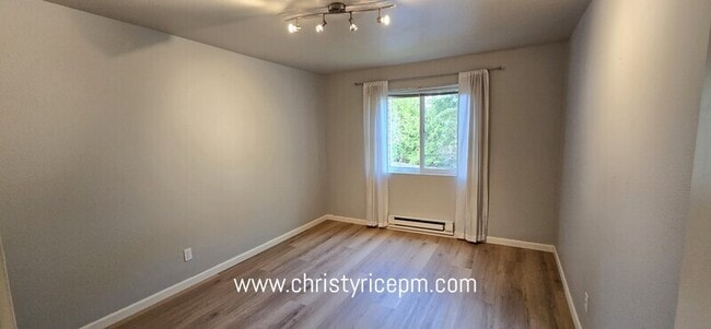 Building Photo - 718 Kirkland Cir